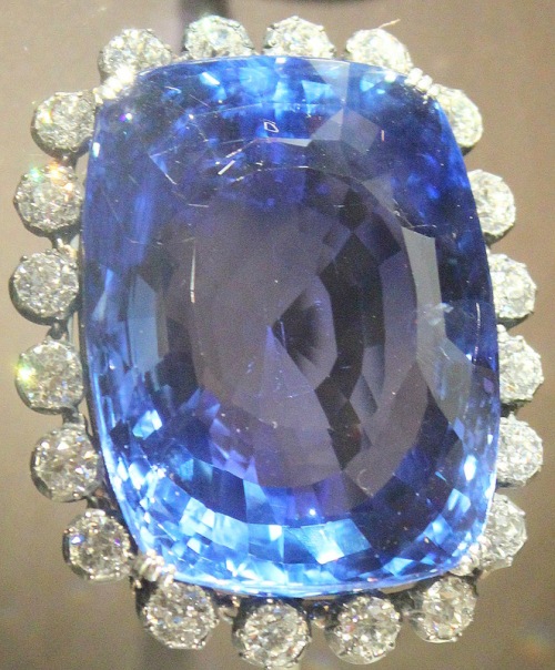 Logan Sapphire, 423 carat. Sri Lanka. Among the world's largest-known faceted blue sapphires.